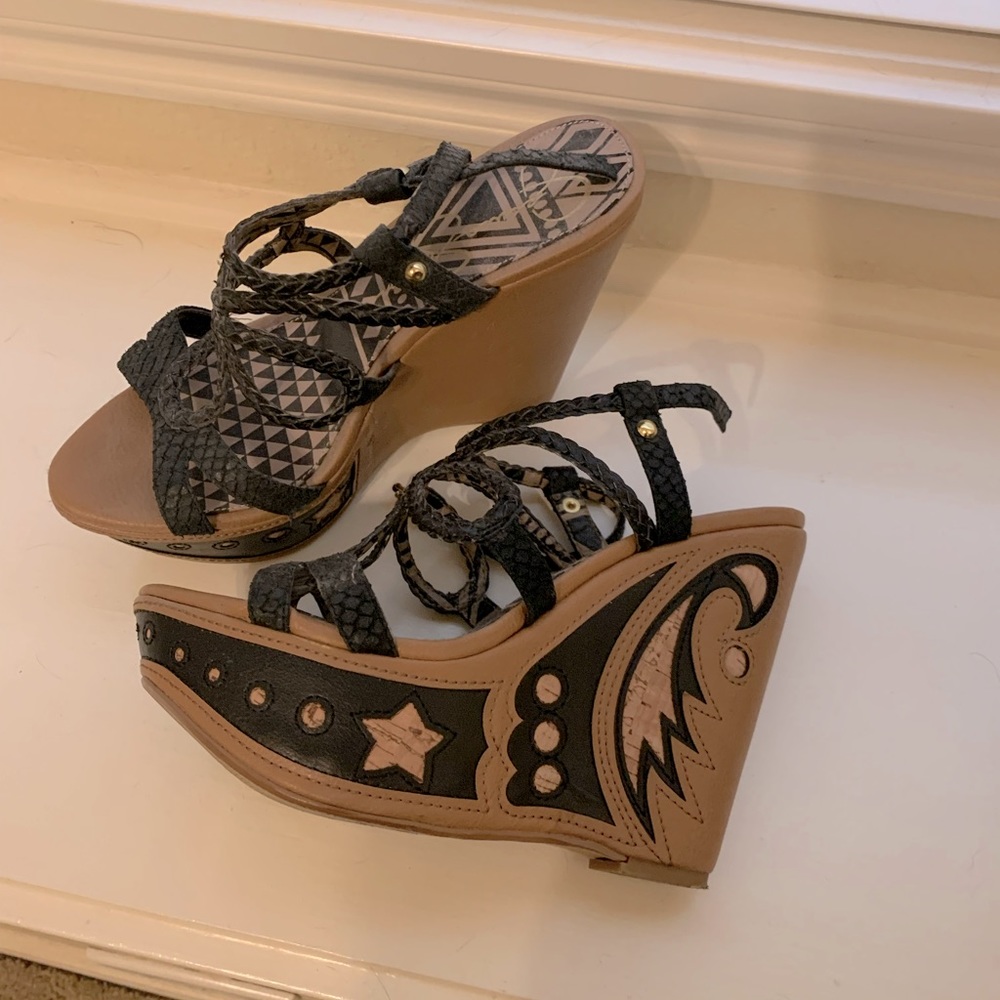 Jessica Simpson Wedges